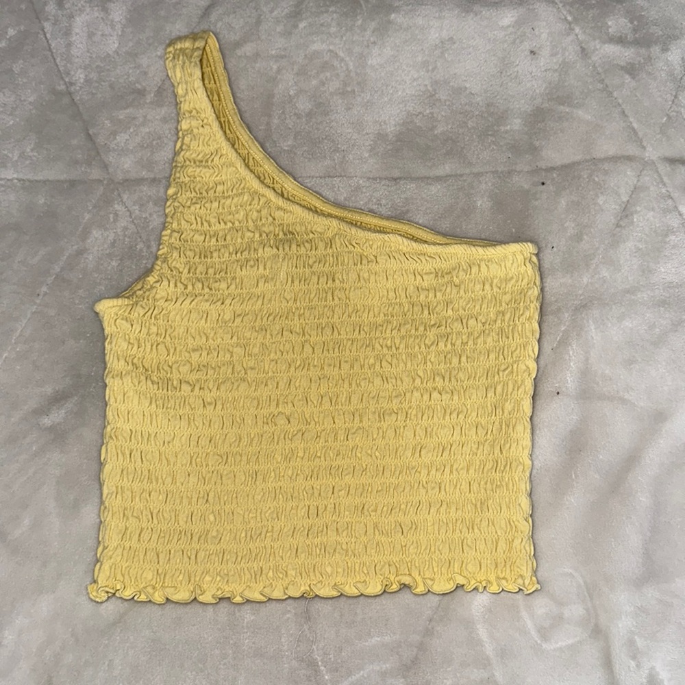 Yelllow crop top 💛